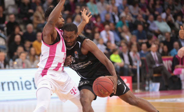 让球员及团 让球员及团